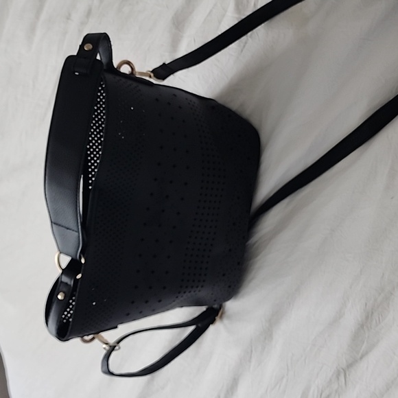 Black crossbody bucket bag with top handle - Picture 1 of 6